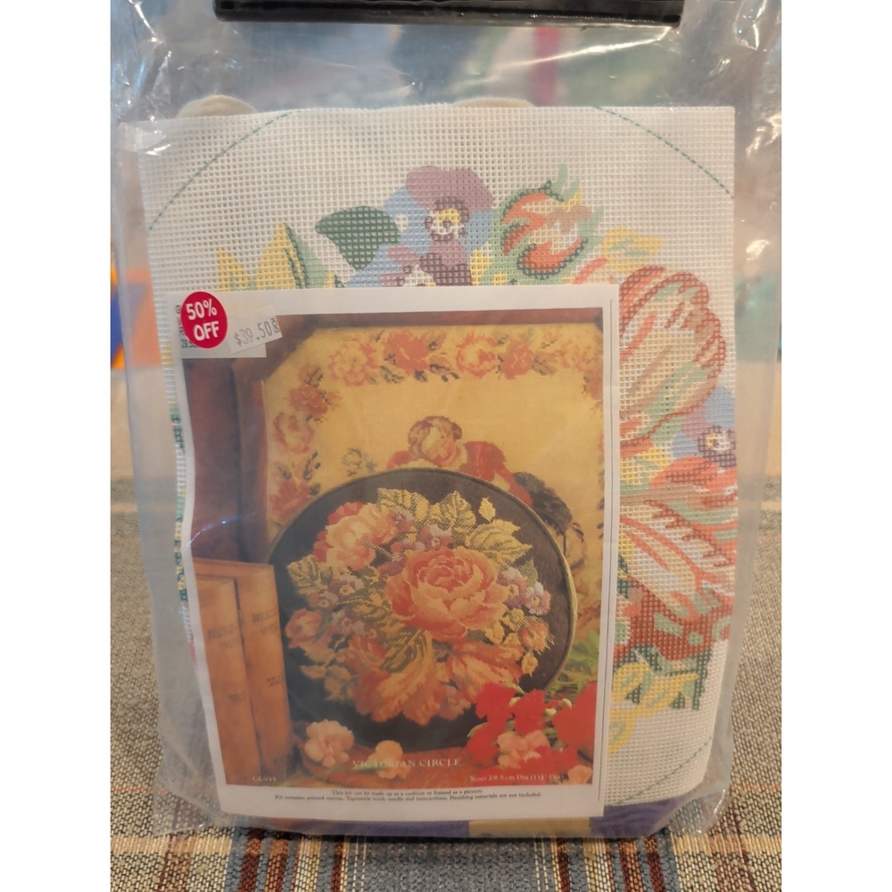 Glorafilia Pillow Needlepoint Tapestry Kit Anchor Wool Victorian Circle GL933